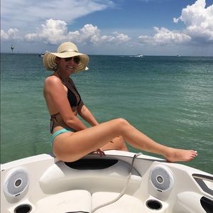 Meet your Posher, Liz